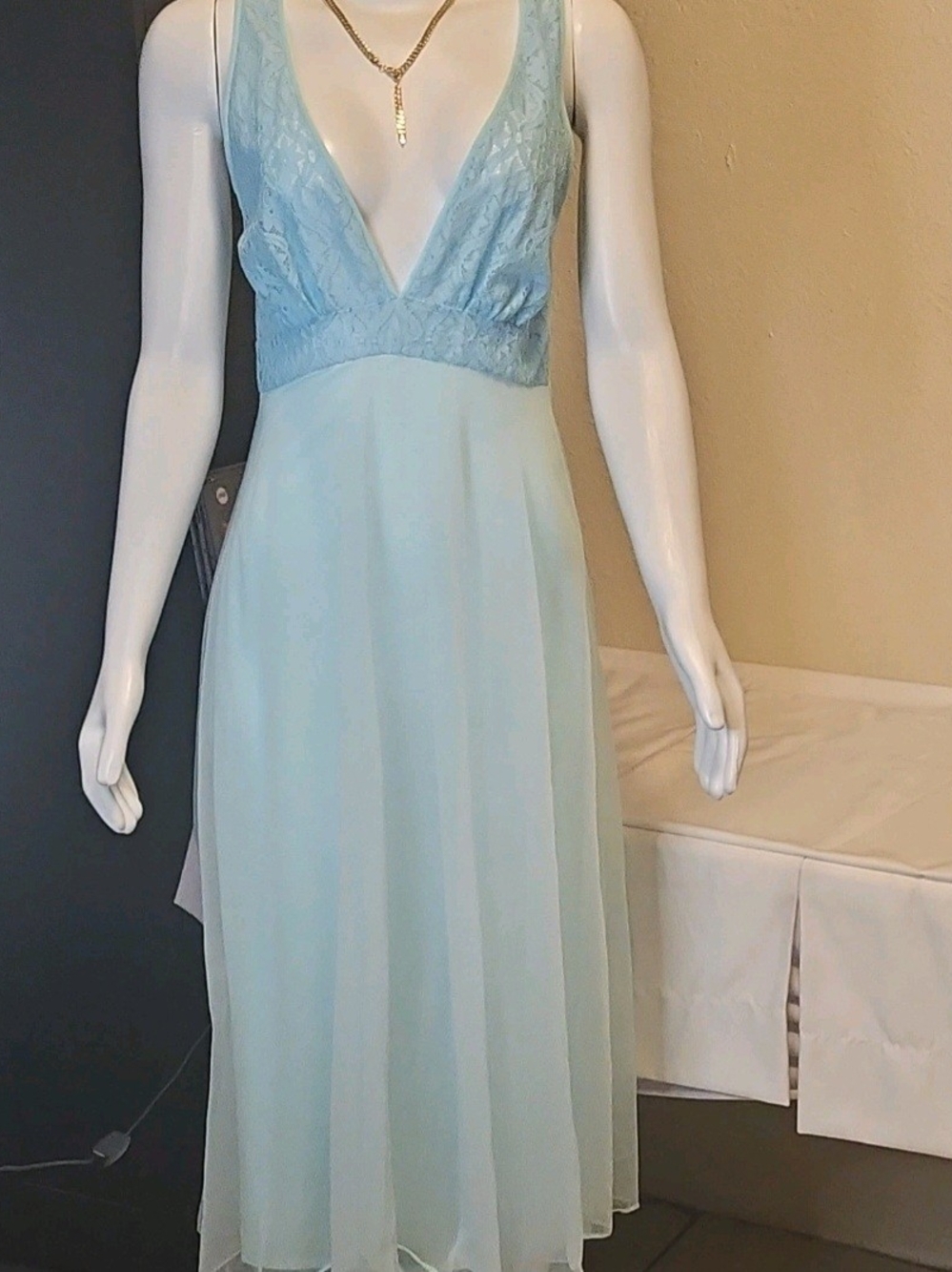 Slumber Suzy Women's Blue Lace Slip Gown, M, V-Neck, Sleeveless